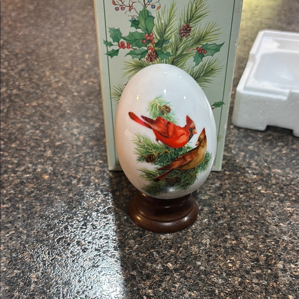 Decorative Egg with Cardinals